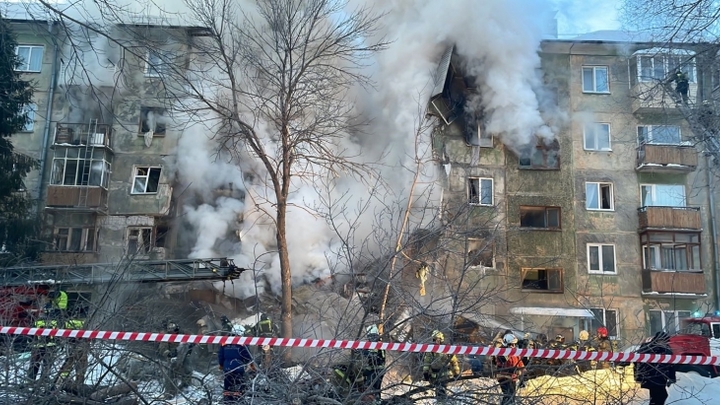 Шесть пострадавших из дома на Линейной остаются госпитализированными в Новосибирске