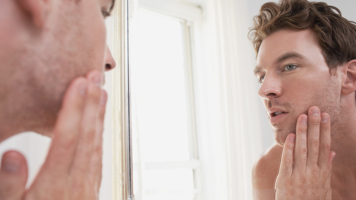 Почему дёргается глаз: Невролог простым языком объяснила патологию