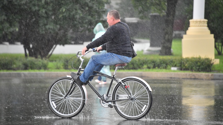 Жителей Кубани предупредили о сильном дожде с грозами и шквалистым усилением ветра