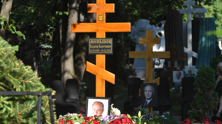 Правда о последних днях Владимира Меньшова - до слёз: Они лежат на диванах, вниз лицом...