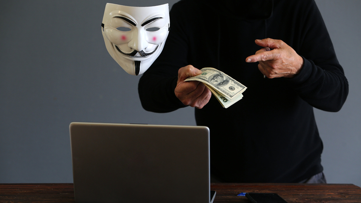 Шахтёр из Новокузнецка подарил 4,4 млн рублей девушке с сайта знакомств