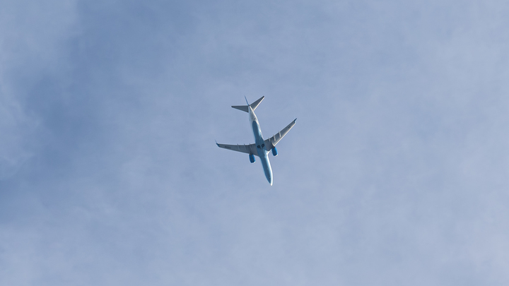 Не переживай! Наш самолёт упал… - В сети опубликовали сообщение, которое пассажир рухнувшего Embraer отправил девушке