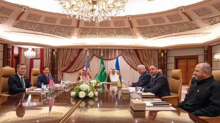 Госсекретарь США высказался о прекращении огня на Украине: Москва и Киев должны договориться о мониторинге на местах