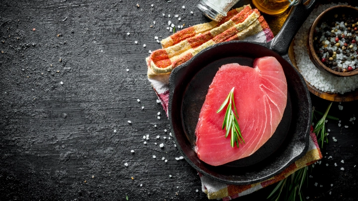 Пять самых вредных для здоровья продуктов: Вызывают рак, являются источниками ртути и повышают давление