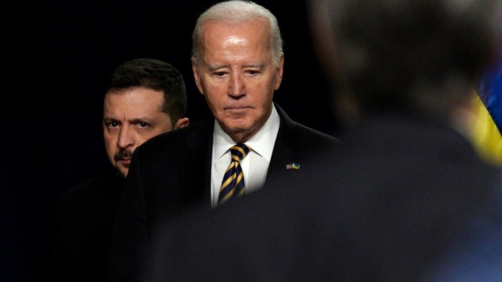 Смена риторики и издевательства Байдена: Чем запомнился визит Зеленского в США