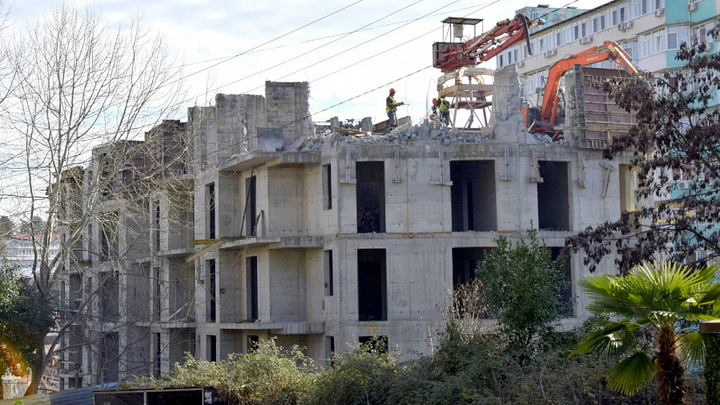 В Сочи сносят семь самостроев