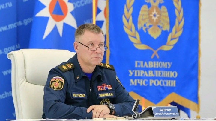 Главу МЧС похоронили в Петербурге с воинскими почестями