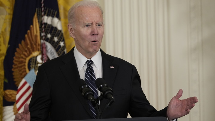 Какой стыд: Американцев возмутила расистская шутка Байдена