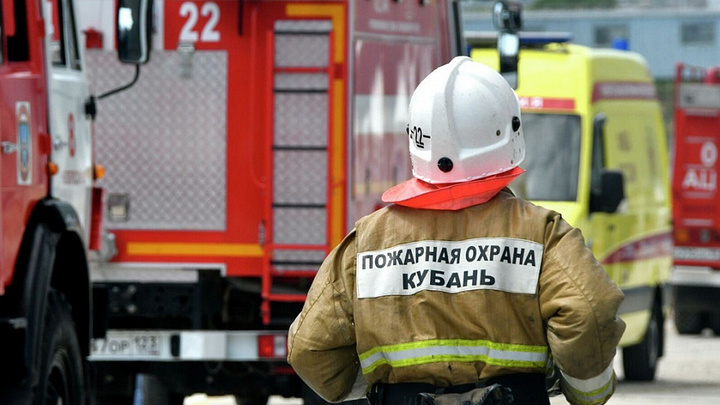 Пока спасают добровольцы: До 2023 года на Кубани планируют построить три новых пожарных депо