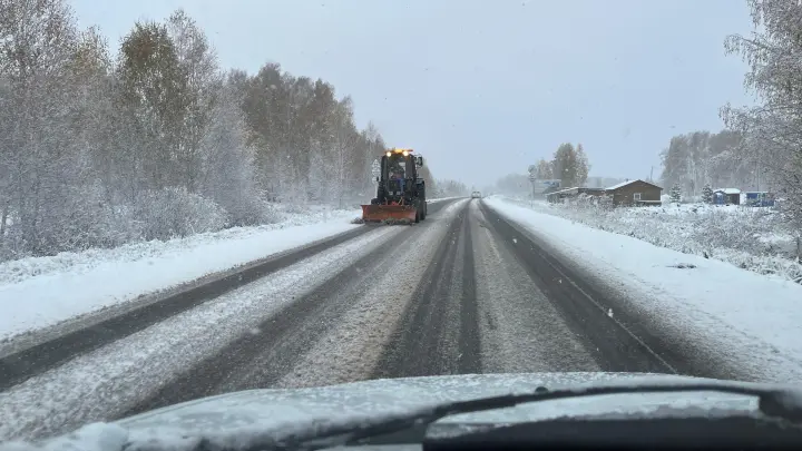 В Новосибирской области технику по уборке дорог перевели на усиленный режим