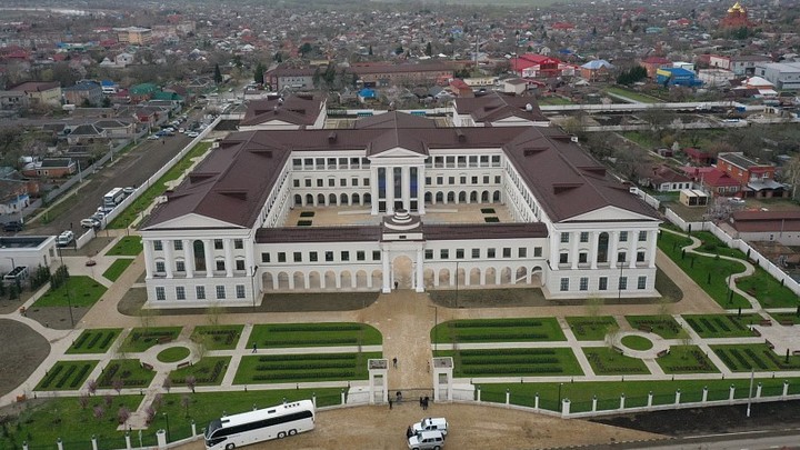 Олигарх Олег Дерипаска открыл лицей для одарённых детей