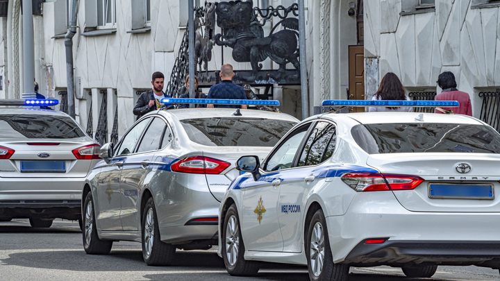 На улице Фурманова в Екатеринбурге ночью похитили человека