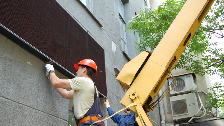 В Краснодаре с фасадов исторических зданий убрали более 50 рекламных вывесок