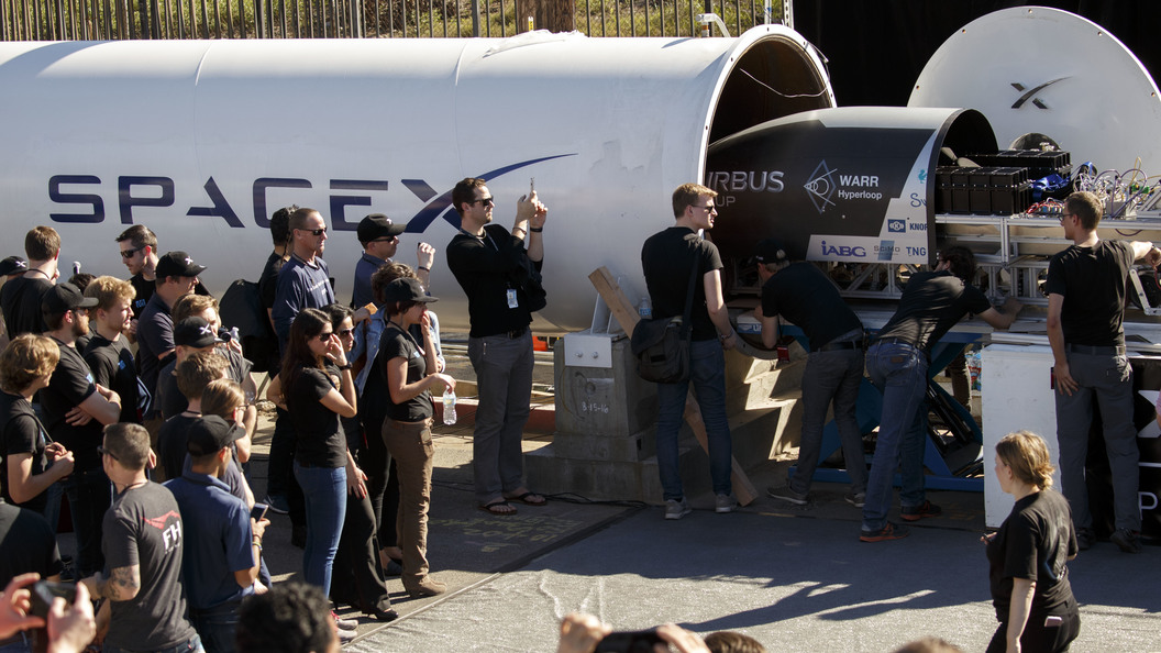 В ходе второго этапа испытаний капсула Hyperloop One разогналась до 208 километров в час В ходе второго этапа испытаний капсула Hyperloop One разогналась до 208 километров в час