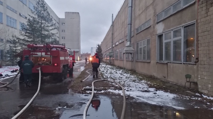 В Коврове из-за пожара на КЭМЗ эвакуировали 60 человек