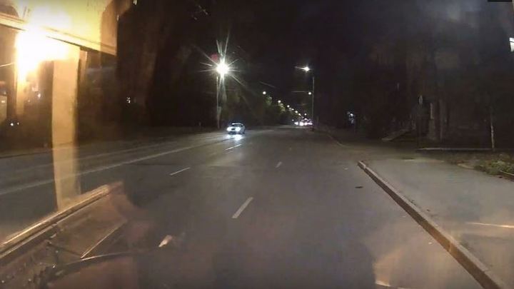 Момент возгорания в челябинском троллейбусе попал на видео из кабины водителя