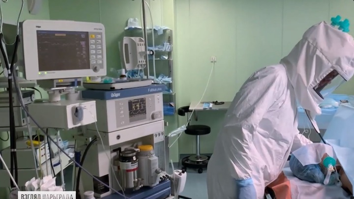 Позитивом можно вылечиться: удивительные истории врачей из красной зоны