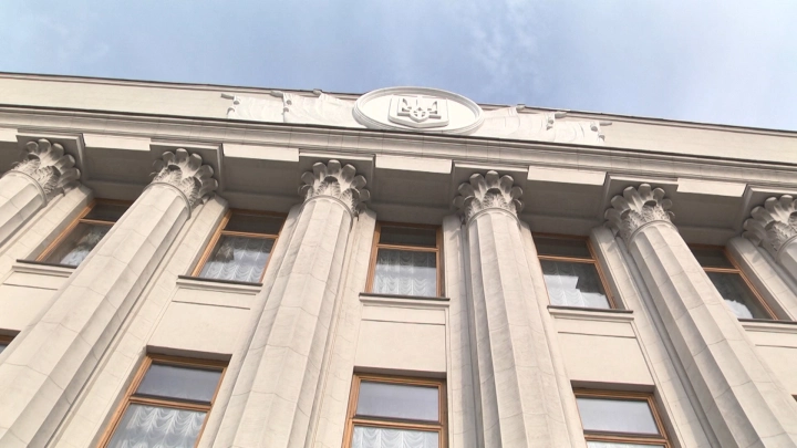 Беременным и матерям детей до трех лет отменили льготы на Украине