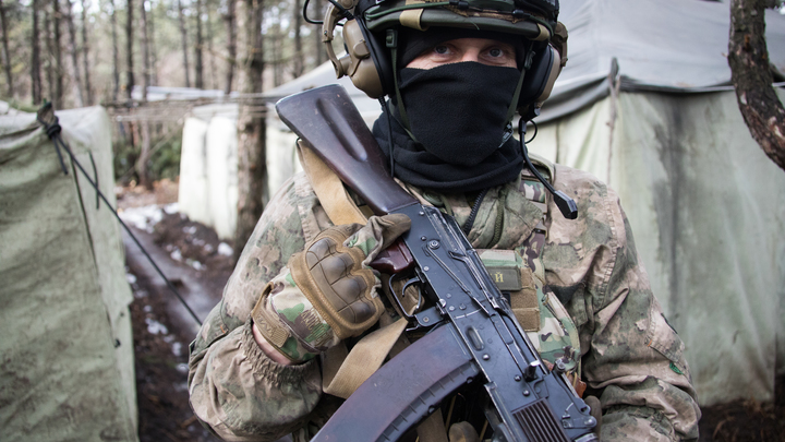 Украинские сапёры установили на поле невзведённые мины с записками