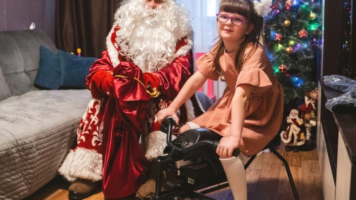 Улыбка больше любых слов: Александр Цыбульский исполнил мечту маленькой Ульяны