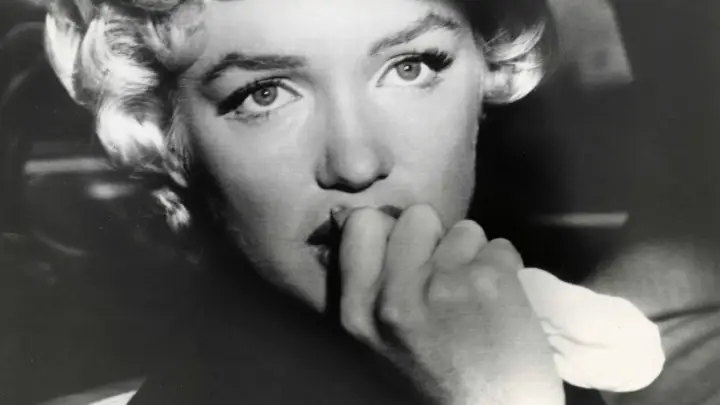 Он осмотрел тело Монро и 60 лет хранил тайну о её смерти. Теперь бывший коронер заговорил