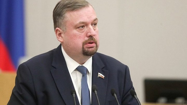Депутат Антон Морозов рассказал, где можно проводить парады извращенцев