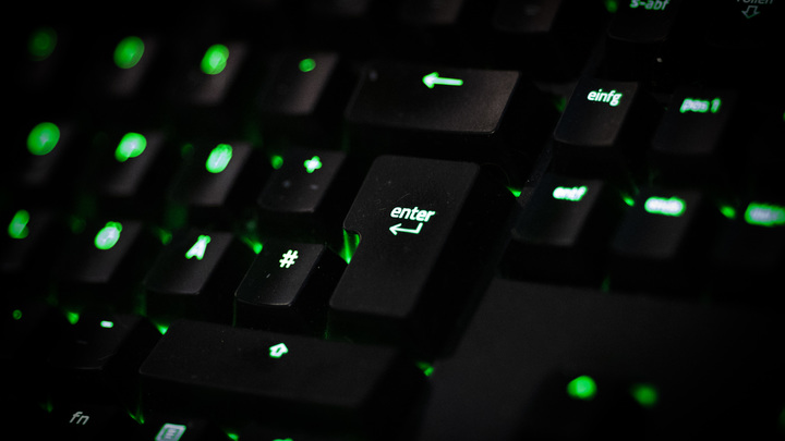 Торговали базой данных граждан России: Роскомнадзор заблокировал два подозрительных сайта