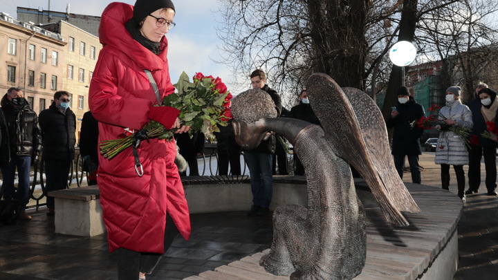 Коронавирус в Санкт-Петербурге на 5 марта: третье открытие «Печального ангела» и рост заболеваемости
