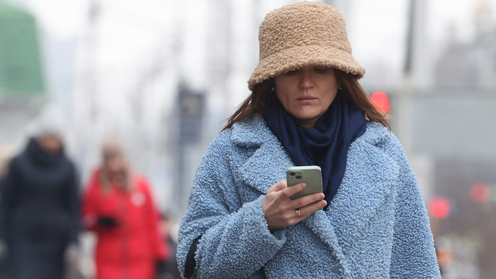 Мошенники нашли способ кражи денег через экран смартфона