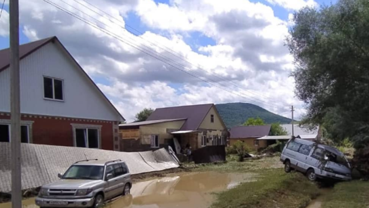 В Горячем Ключе увеличат количество волонтеров для помощи пострадавшим от потопа