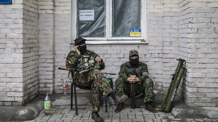 Симуляция мирного процесса: Бойцов ВСУ после убийства старика сравнили с террористами