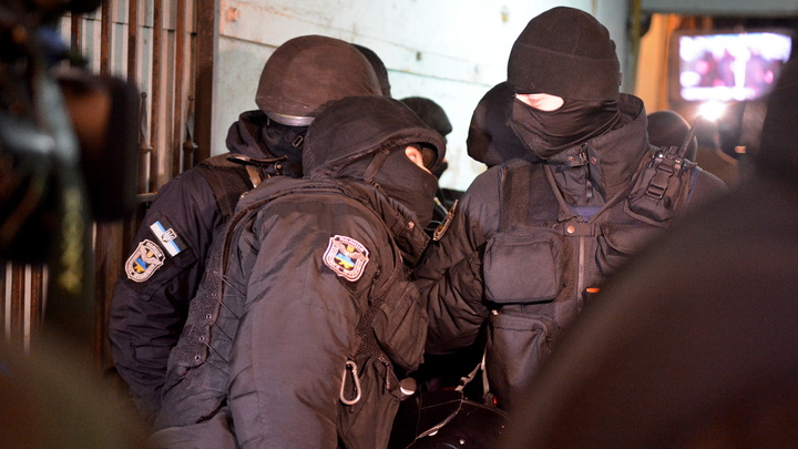 Теракт в Днепропетровске. Ранены полицейские. Есть погибший