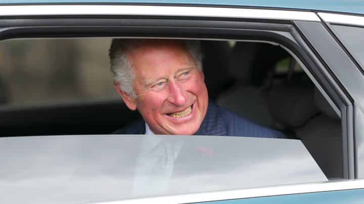 Виновата чесночная пицца: Продавец лишился чувств, когда с ним заговорил принц Чарльз