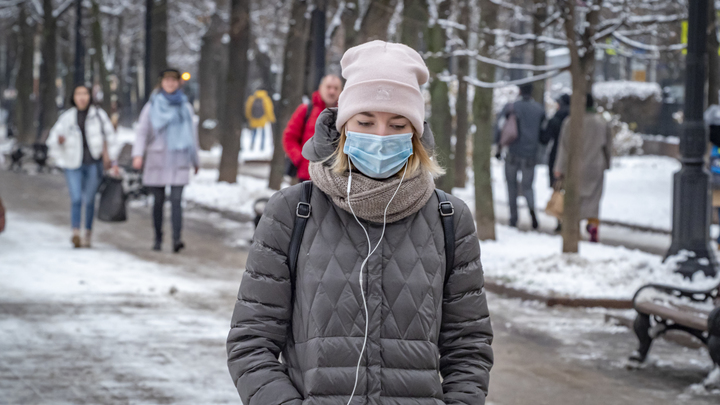 Когда отменят масочный в России: Эксперт Роспотребнадзора озвучил суровую правду