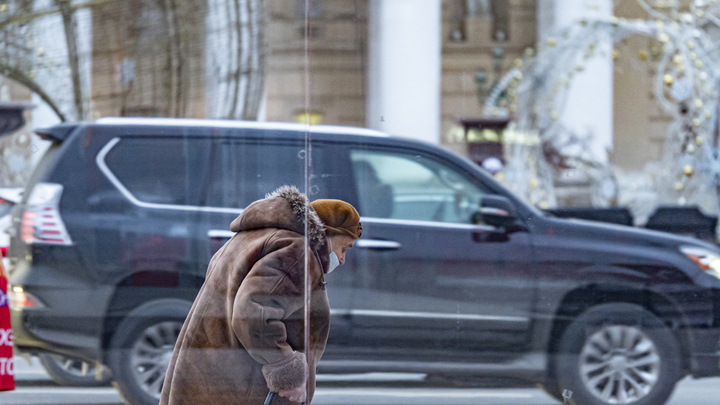 Новый коронавирус. Что известно о британской мутации, заставившей Европу закрывать границы