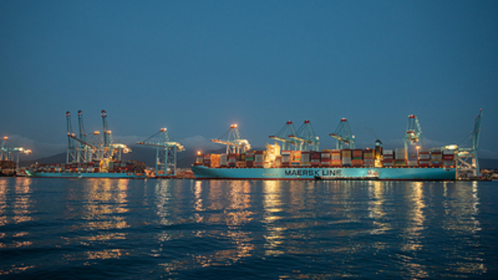 Суэцкий канал снова перекрыт. Назван срок, когда откроют движение