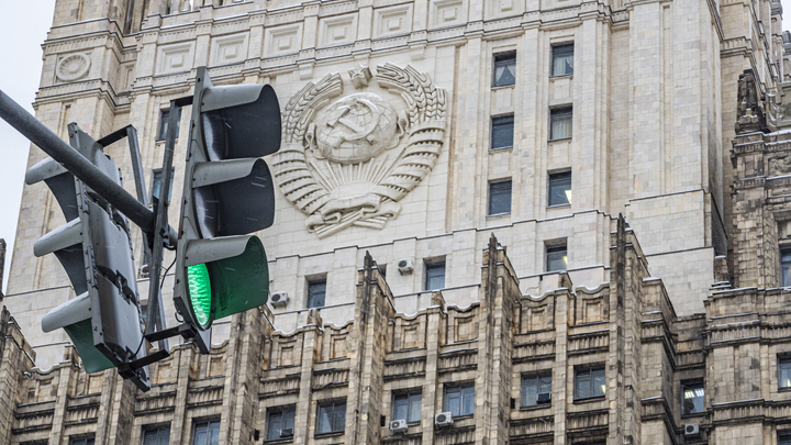 МИД РФ: Прессинг не повлияет на решимость Москвы отстаивать свои интересы