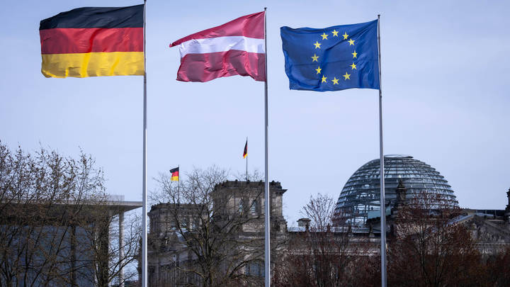 Запад постучался в русские двери. Незаметные изменения говорят о многом