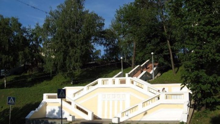 Театральную лестницу в Нижнем Новгороде отремонтируют почти за 2 млн рублей