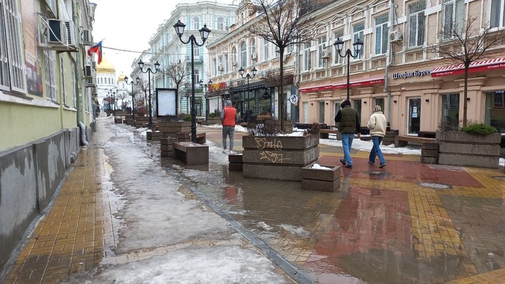 В Ростове ледяной дождь и мокрый снег прогнозируются до 6 января
