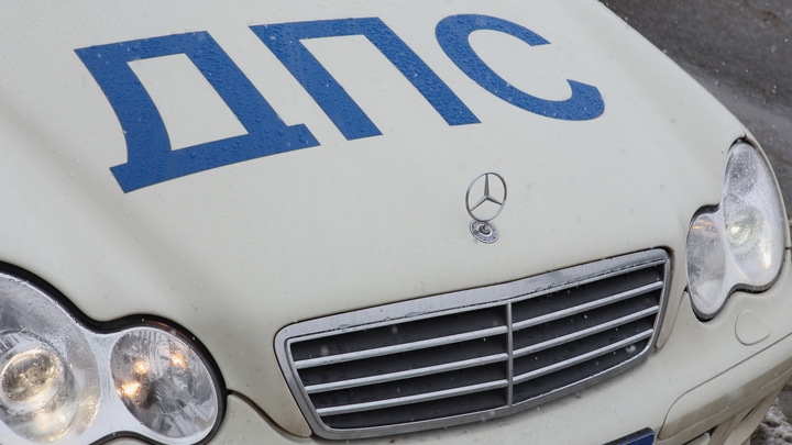 Mercedes спровоцировал ДТП в центре Новосибирска: авария попала на видео