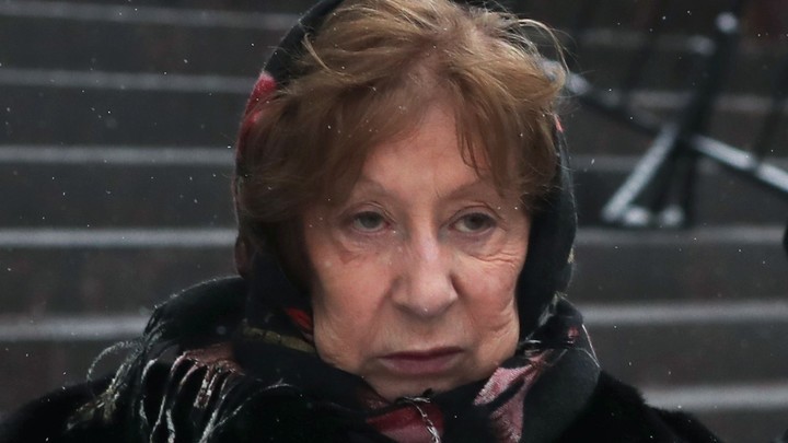 Бьёмся-бьёмся, никак не можем: Лию Ахеджакову вновь пытаются привлечь к ответственности