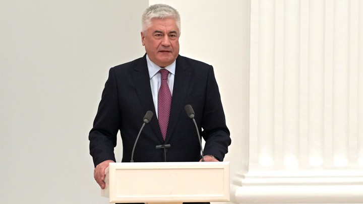 В Пермь, помимо президента России Владимира Путина, прилетит министр МВД Владимир Колокольцев