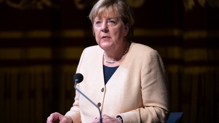 Сделала для Киева всё, что можно: Меркель отказалась от урегулирования конфликта на Украине