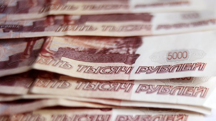 Стали на вес золота: Некоторым русским предлагают по 5000 рублей за покупку в магазине