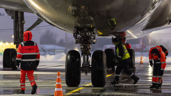 Стала известна причина жесткой посадки самолета в екатеринбургском аэропорту Кольцово