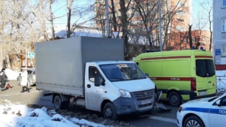 Суд в Новосибирске вынес приговор водителю, сбившему двух рабочих СГК на дороге