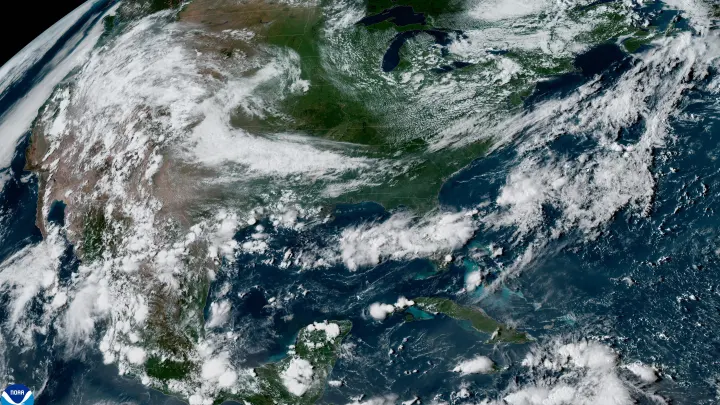 Шторму в Карибском море присвоили 1 категорию и дали имя «Меллисса» Шторму в Карибском море присвоили 1 категорию и дали имя «Меллисса»