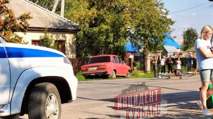 В Кузбассе автомобиль сбил девочку-велосипедистку