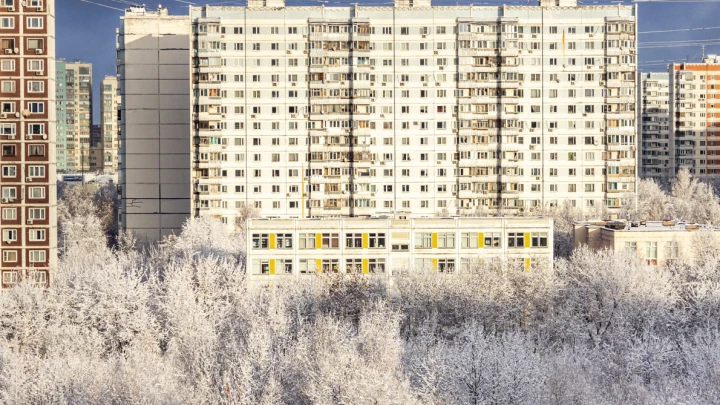 Москвичам рассказали, как не попасть на уловки мошенников при оплате ЖКУ